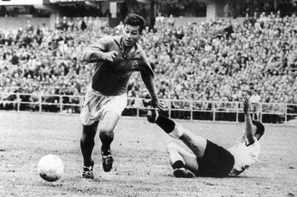 Just Fontaine ghi kỷ lục 13 bàn tại World Cup 1958