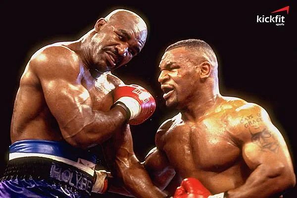 Evander Holyfield đánh bại Mike Tyson