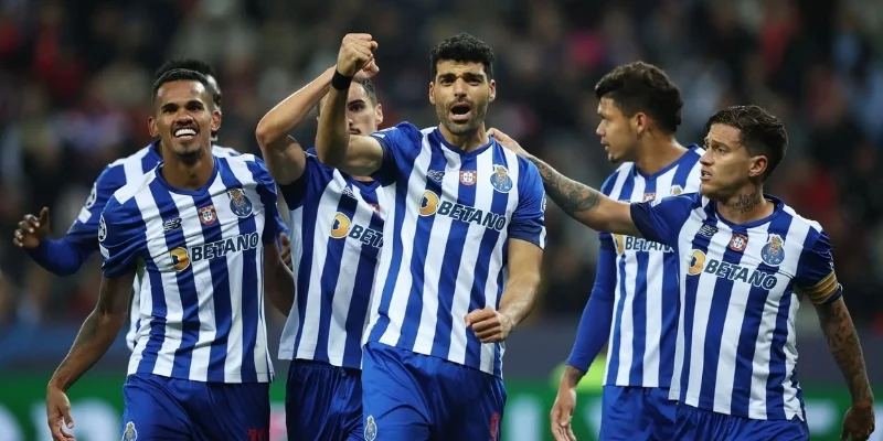 Các thế hệ cầu thủ trưởng thành tại Porto